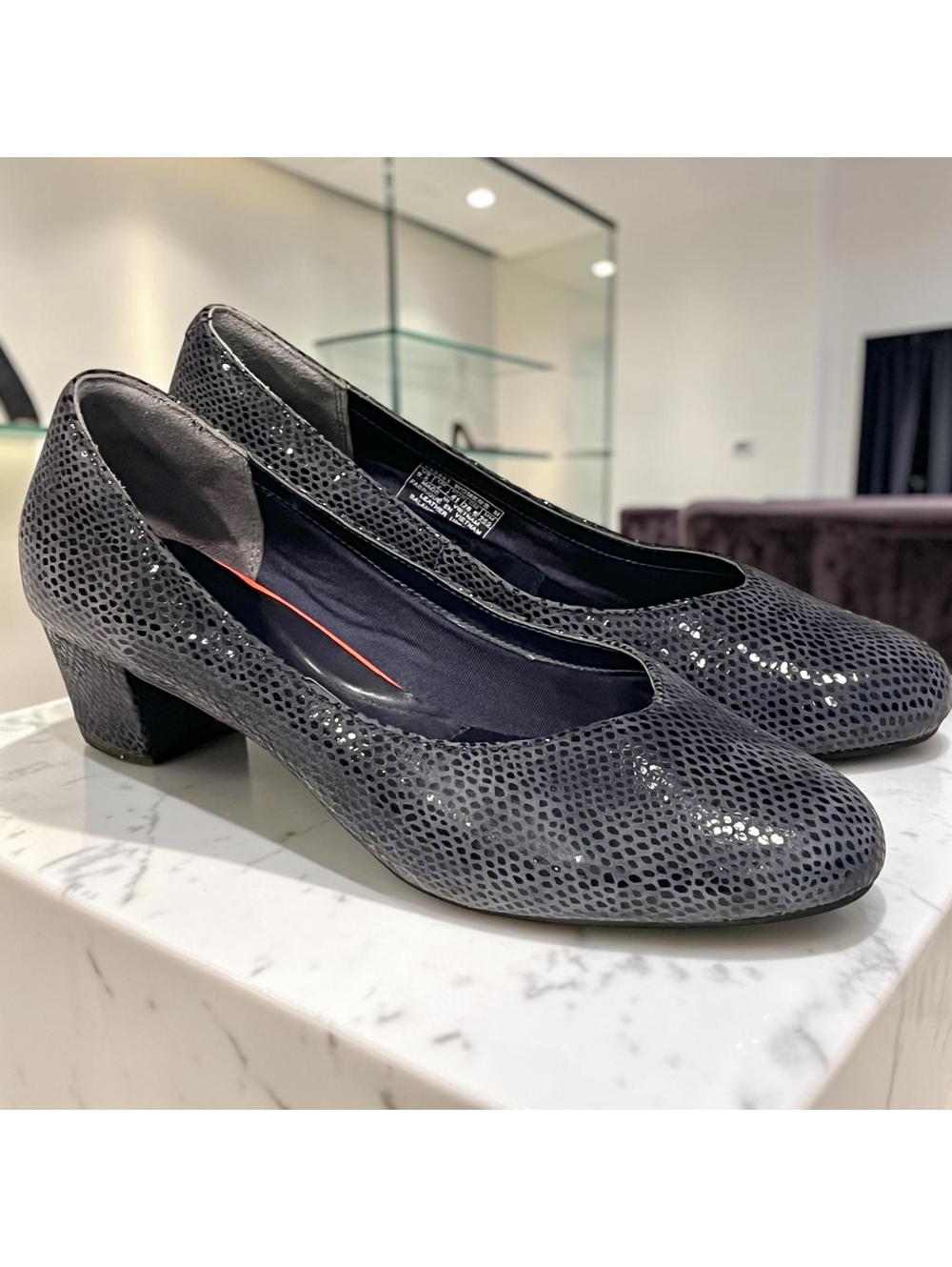 Rockport Total Motion Charis Pumps 9.5 Deep Ocean Mamba Snake Leather Block Heel